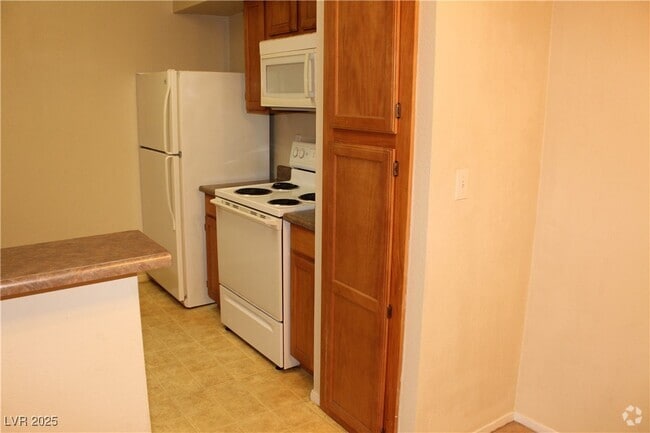 Building Photo - 9620 W Russell Rd Unit 2108 Rental