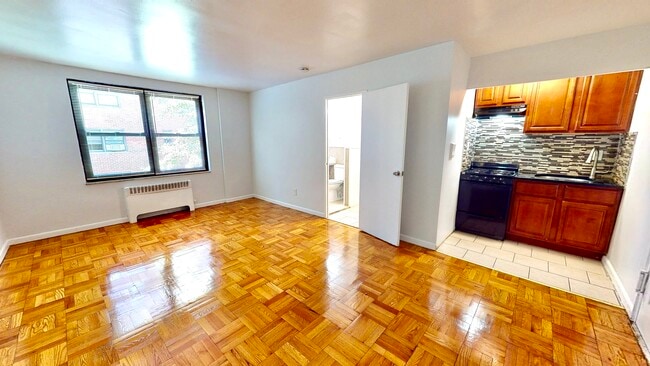 NEWLY RENOVATED STUDIO APARTMENT - NEWLY RENOVATED STUDIO APARTMENT