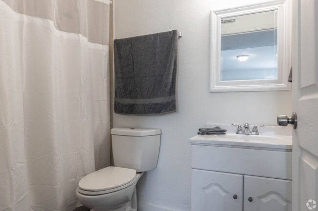 Photo - 2000 S Main St