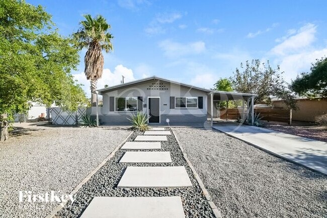 Photo - 1519 W 6th St House