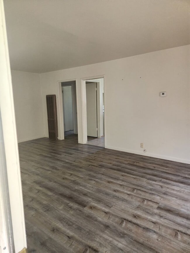 Photo - D821-823BA Unit 823
