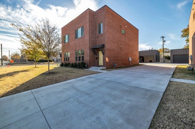 Photo - P.57 Kode Properties, LLC 1236-1238 Unit 1238