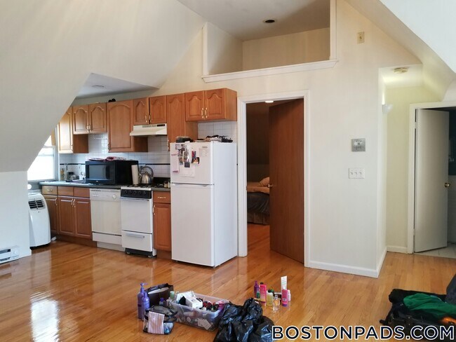 14 Gardner St Unit 2R