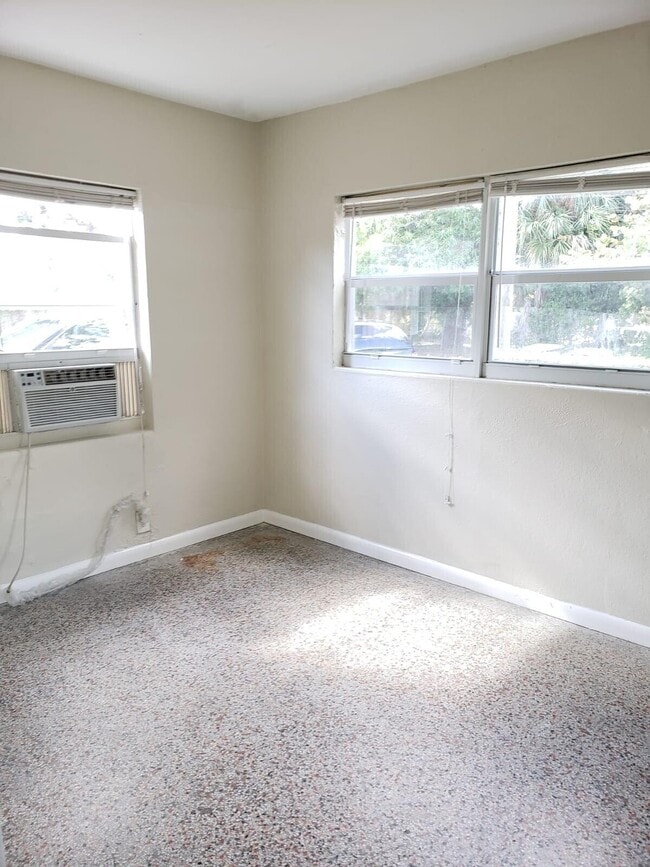 Photo - 3718 Henry Ave