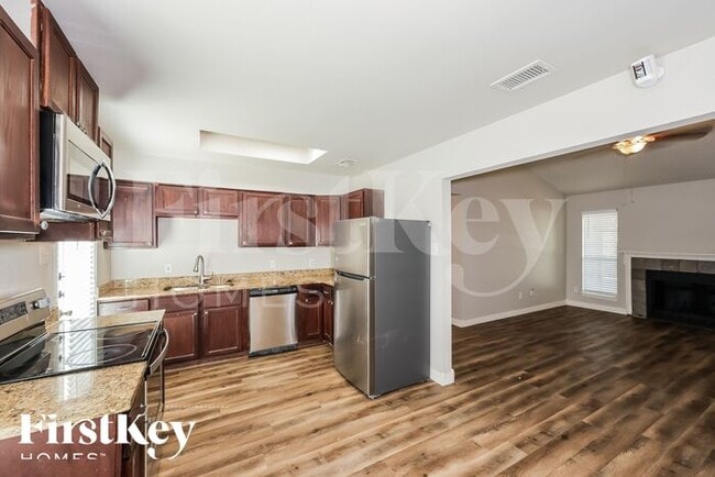 Photo - 600 Dayton Rd