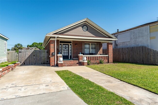 Photo - 4508 Avenue O 1/2