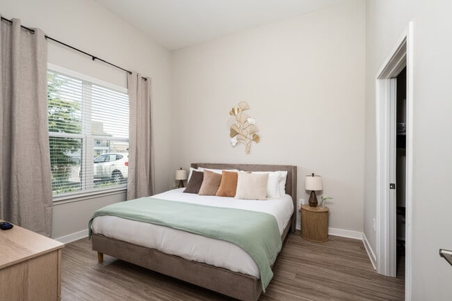 Photo - 215 Addison Rd Unit SI FL1-ID1610796P