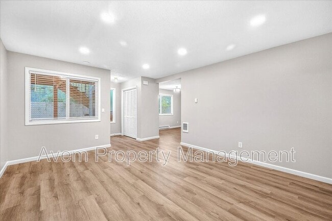 Photo - 4909 SE 71st Ave