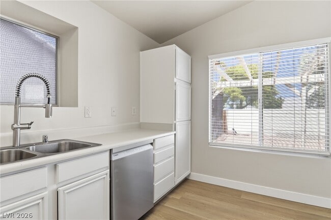 Photo - 6224 Caprino Ave