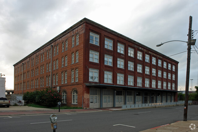 Building Photo - Lee Hardware Rental