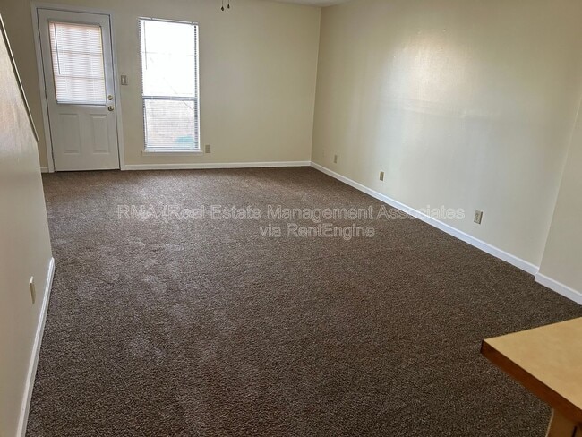 Building Photo - 108 Westwind Ct