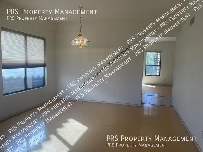 Photo - 2165 W Olive Way