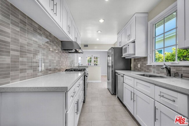 Photo - 11118 Franklin Ave