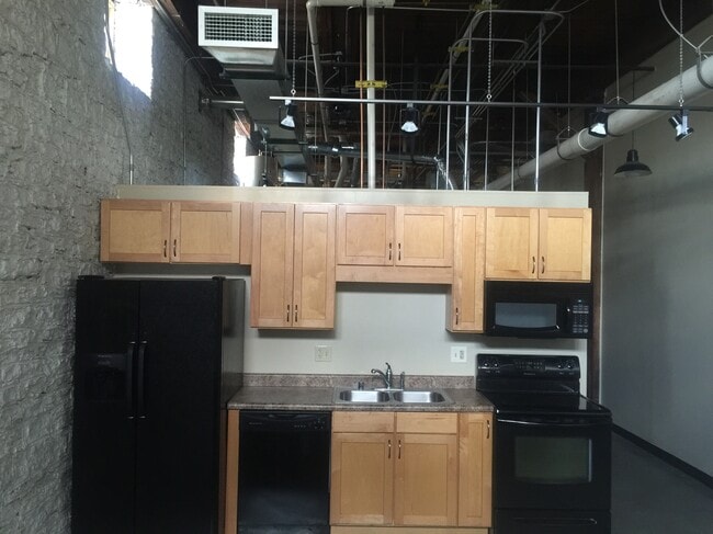 127 Kitchen - 585 Upper S St Unit Loft 127