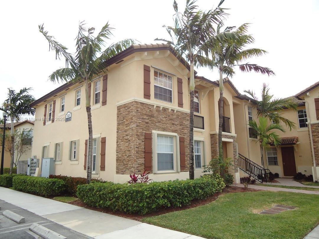 Photo - 3320 NE 13th Cir Dr Unit 201