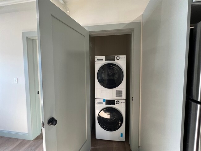 Photo - 160 Seabury St Unit 15