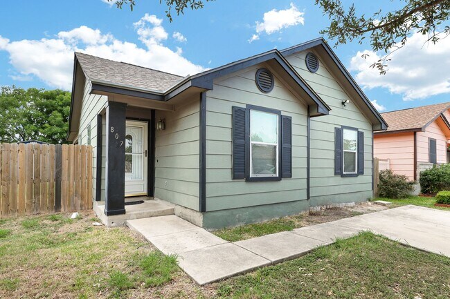 Photo - ***MOVE-IN SPECIAL: ONE WEEK FREE***Recently Updated 4-Bedroom Home in Northside ISD