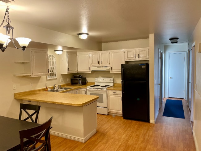 Photo - 1710 Hickory Ln