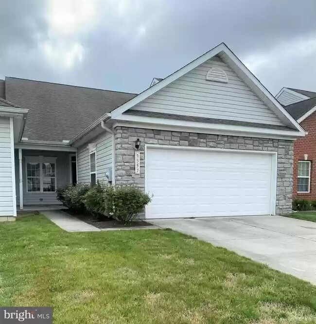 Building Photo - 9557 Wedge Way Rental