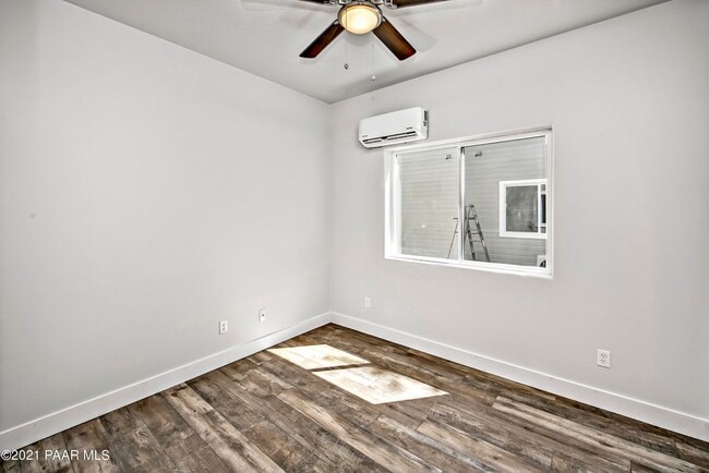 124 S Arizona Ave Unit B