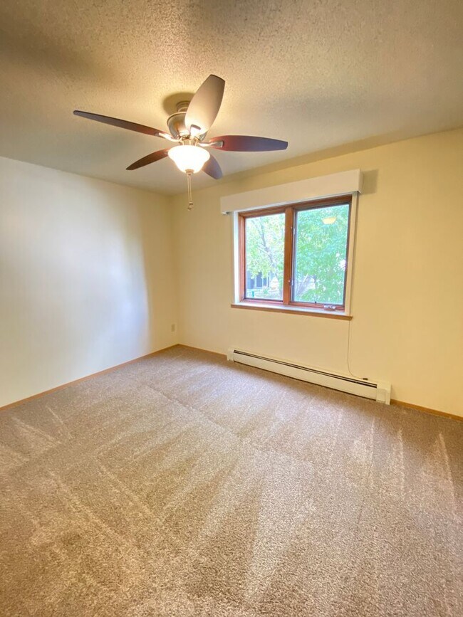 Cross Creek Apartments Urbandale, IA