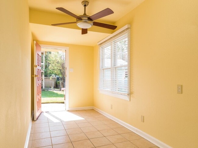Photo - 1409 Winnie St