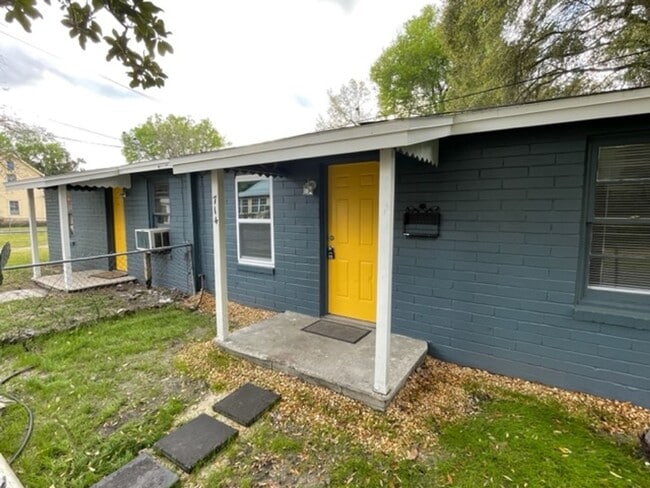 Photo - Beautiful 2 Bed 1 Bath House In Fifth Ave Neighborhood