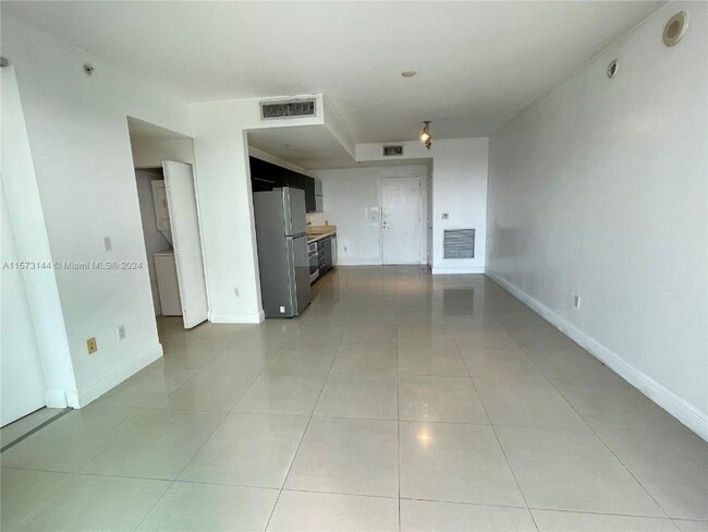 Photo - 90 SW 3rd St Condominio Unidad 1809