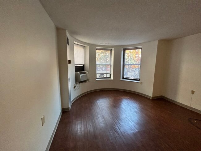 Photo - 79 Westland Ave Unidad 106