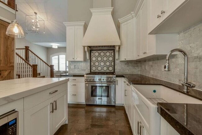 Photo - Upmarket Townhouse in Sought After Holladay City