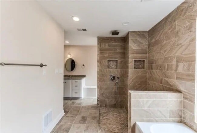 Photo - 2003 Castlerock Rd