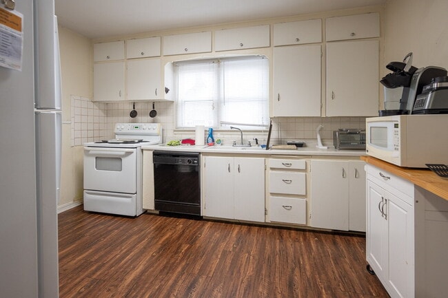 Photo - 3 Bedroom 2 Bath House close to OSU Campus