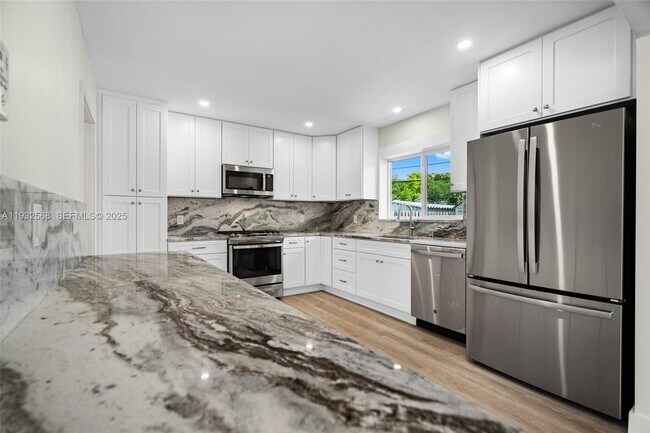 Photo - 251 SE 7th St