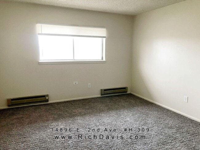 Photo - 2 bed, 2 bath with washer/dryer hookup.  Great location off Sable and 2nd Ave. Unidad H-309