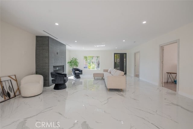 Photo - 1834 Alexandria Ave