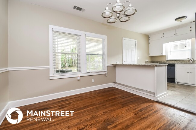 Photo - 8404 Thomas Ave