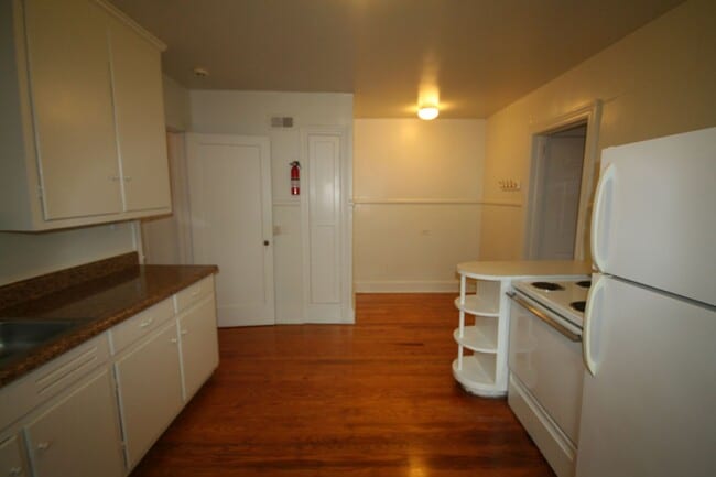 Photo - Spacious Second Floor Apartment / Huge Kitchen / Near Duke West and Downtown Unit C