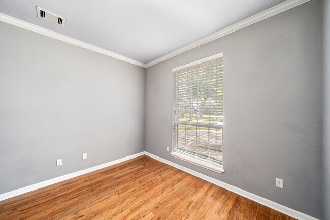 Photo - 1505 Hickory Ct