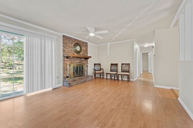 Photo - 79 Shoshoni Dr