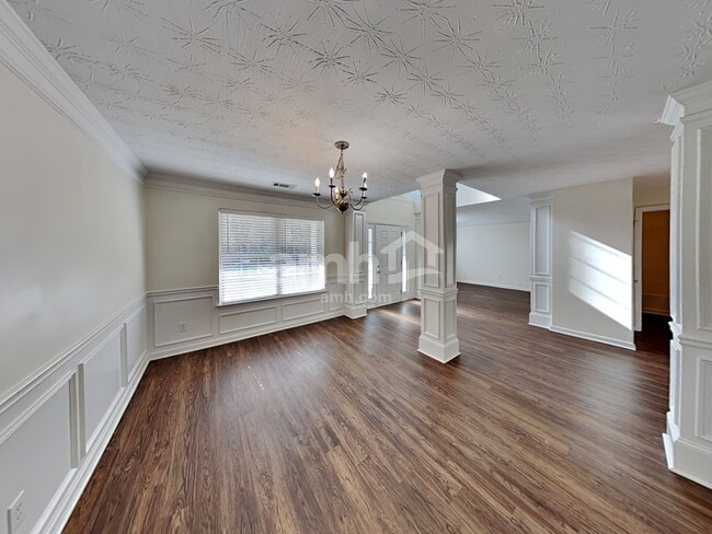 Photo - 247 River Pass Ct NE