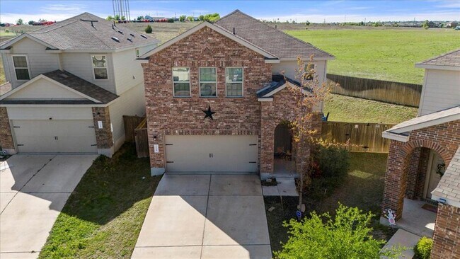 Photo - 724 Circle Wy House