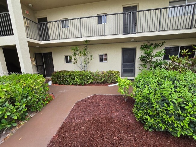 Building Photo - 7960 NW 50th St Unit 102 Rental