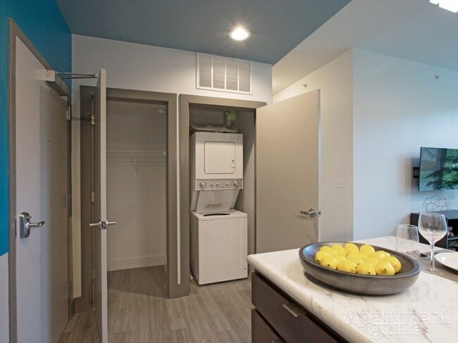 Photo - 1243 E Cherry St Unidad 303