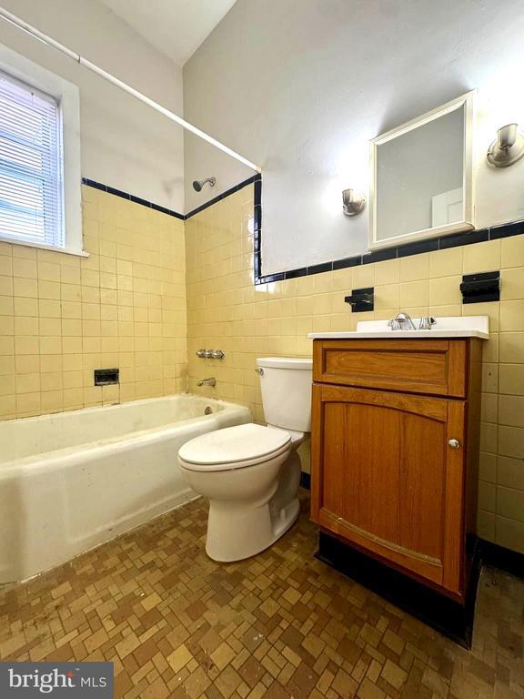 Photo - 1 Dickinson St