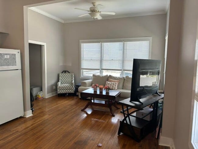 Photo - 425 Caplewood Dr Unit A