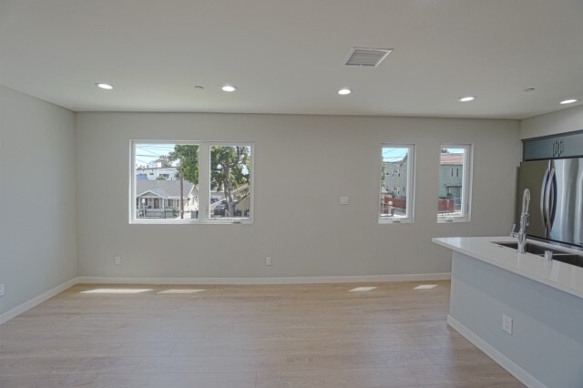 Sala de estar - 4271 Rosewood Ave