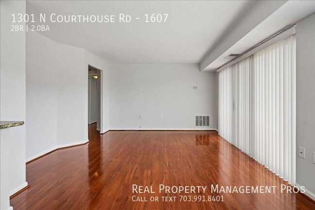 Photo - 1301 N Courthouse Rd Unidad 1607