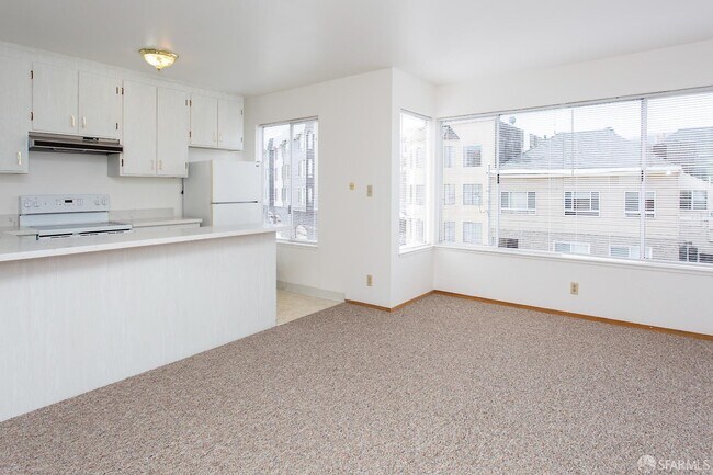 Building Photo - 590 2nd Ave Rental