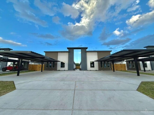 Photo - 9 S Links Dr Unit 1