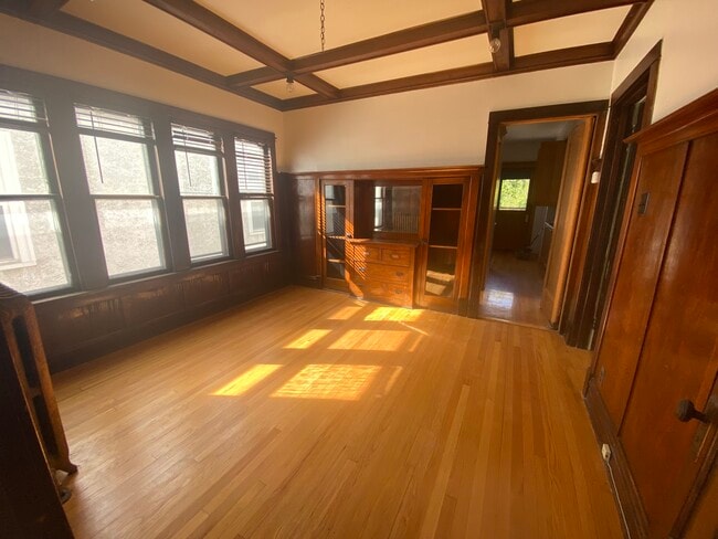 Building Photo - 607 N Humphrey Ave Unit #2